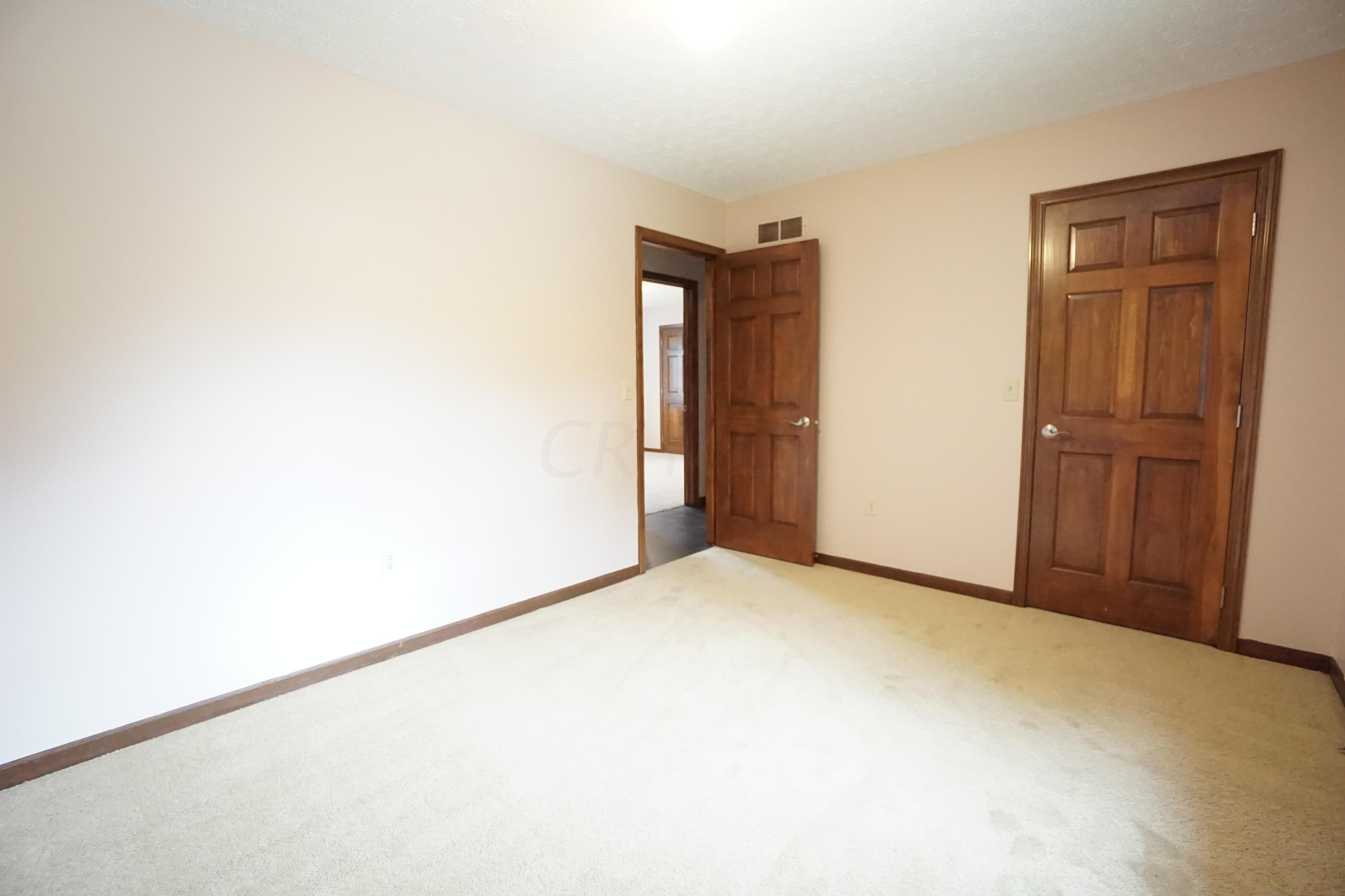 926 McNaughten Road Columbus, OH 43213 - Photo 38 of 50 Gallery Image 38