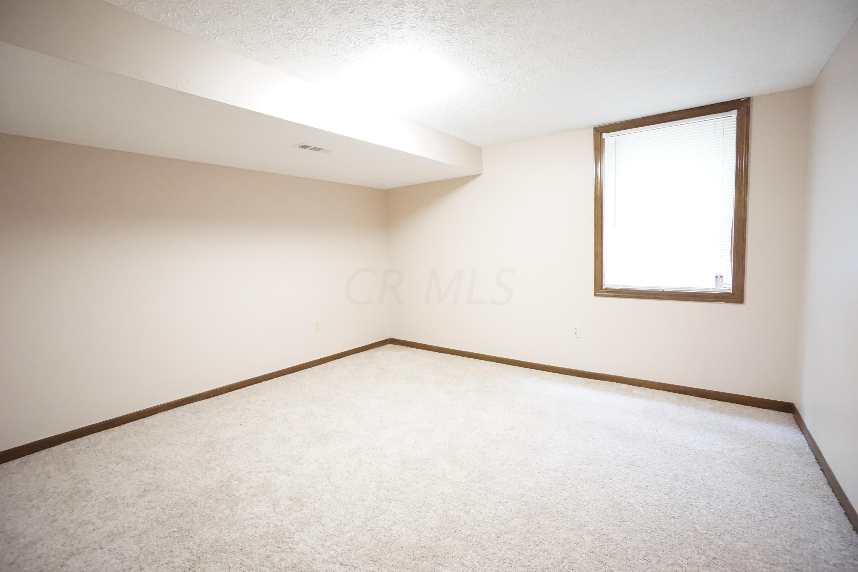 926 McNaughten Road Columbus, OH 43213 - Photo 40 of 50 Gallery Image 40