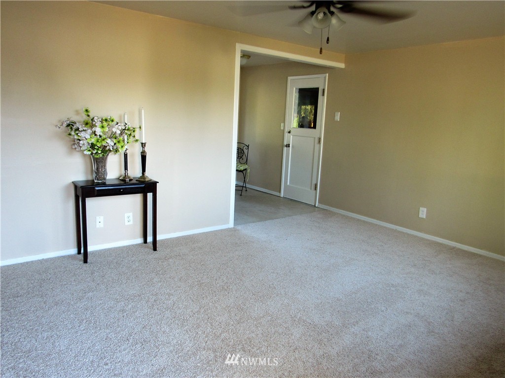3801 Northeast 6th Place Renton, WA 98056 - Photo 2 of 10
