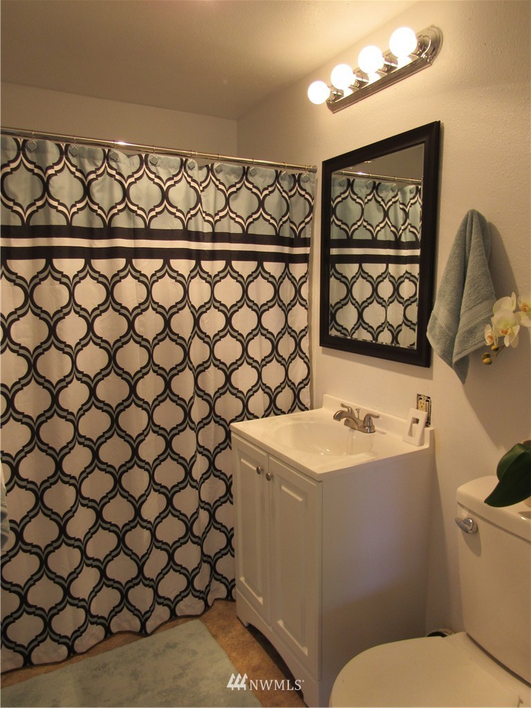 3801 Northeast 6th Place Renton, WA 98056 - Photo 7 of 10