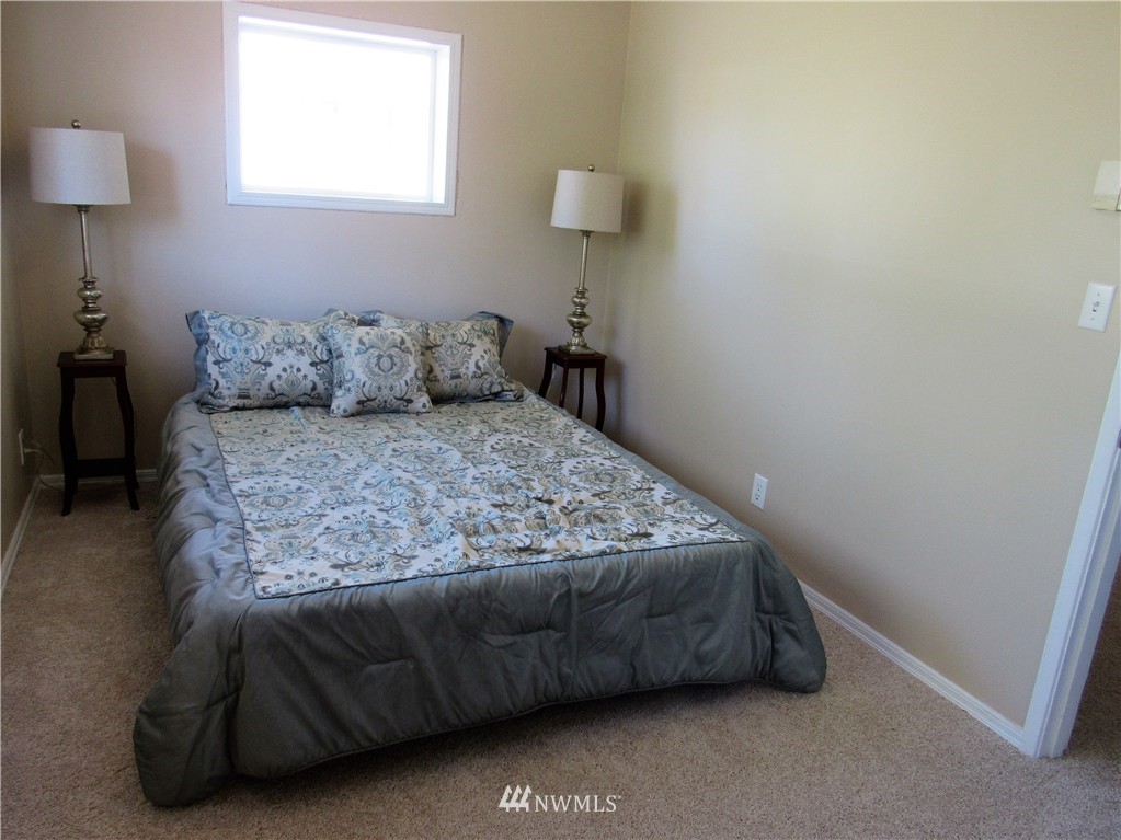 3801 Northeast 6th Place Renton, WA 98056 - Photo 8 of 10