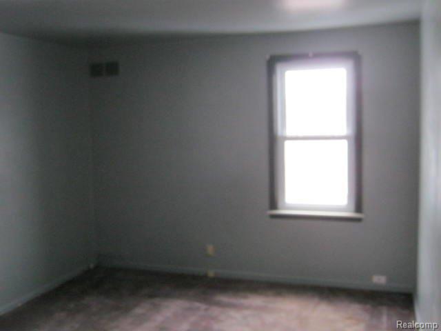 18060 Rutherford Street Detroit, MI 48235 - Photo 8 of 11 IMG_1956