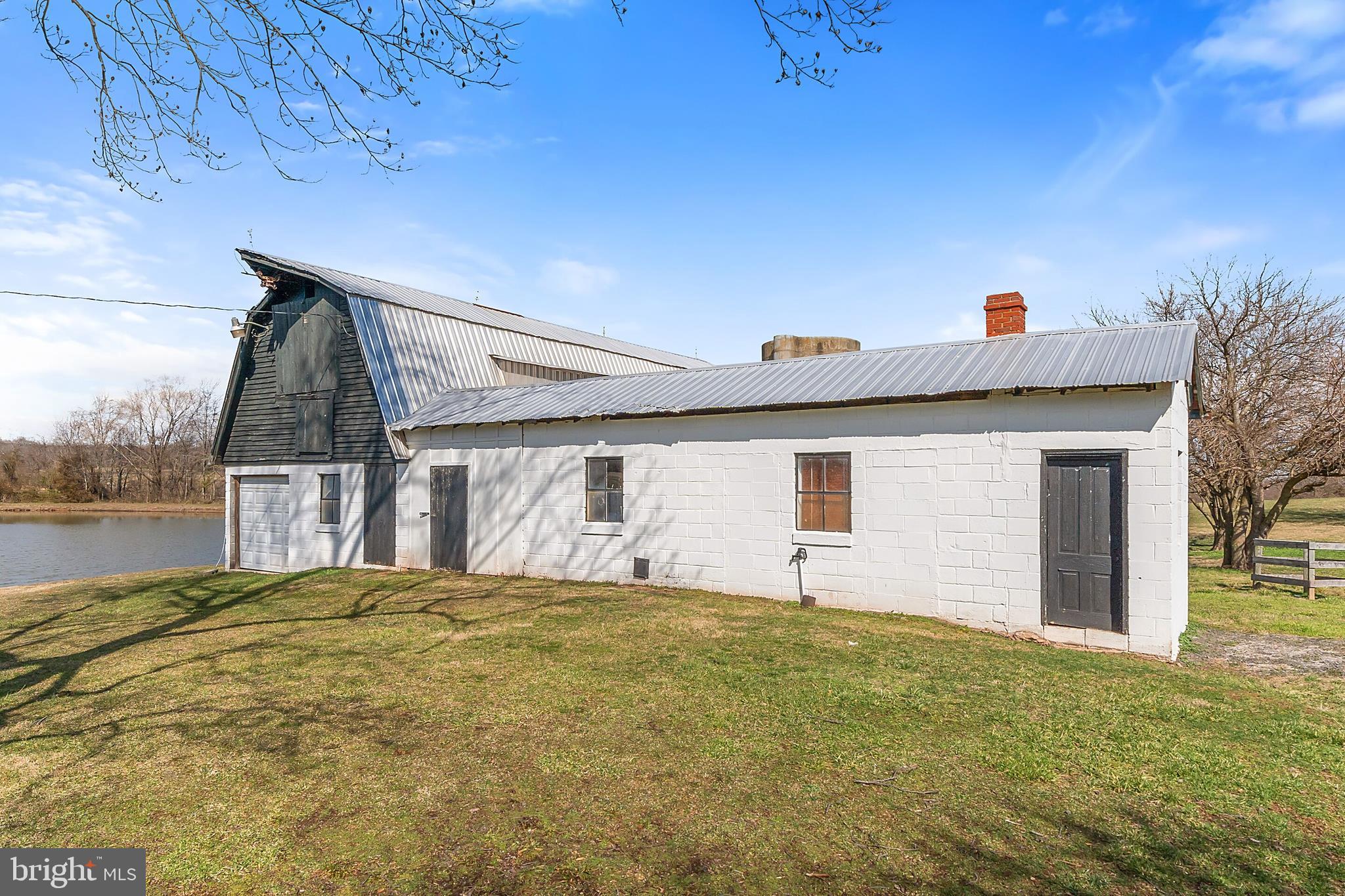 9861 Meetze Road Midland, VA 22728 - Photo 12 of 50 Barn complex - view 3