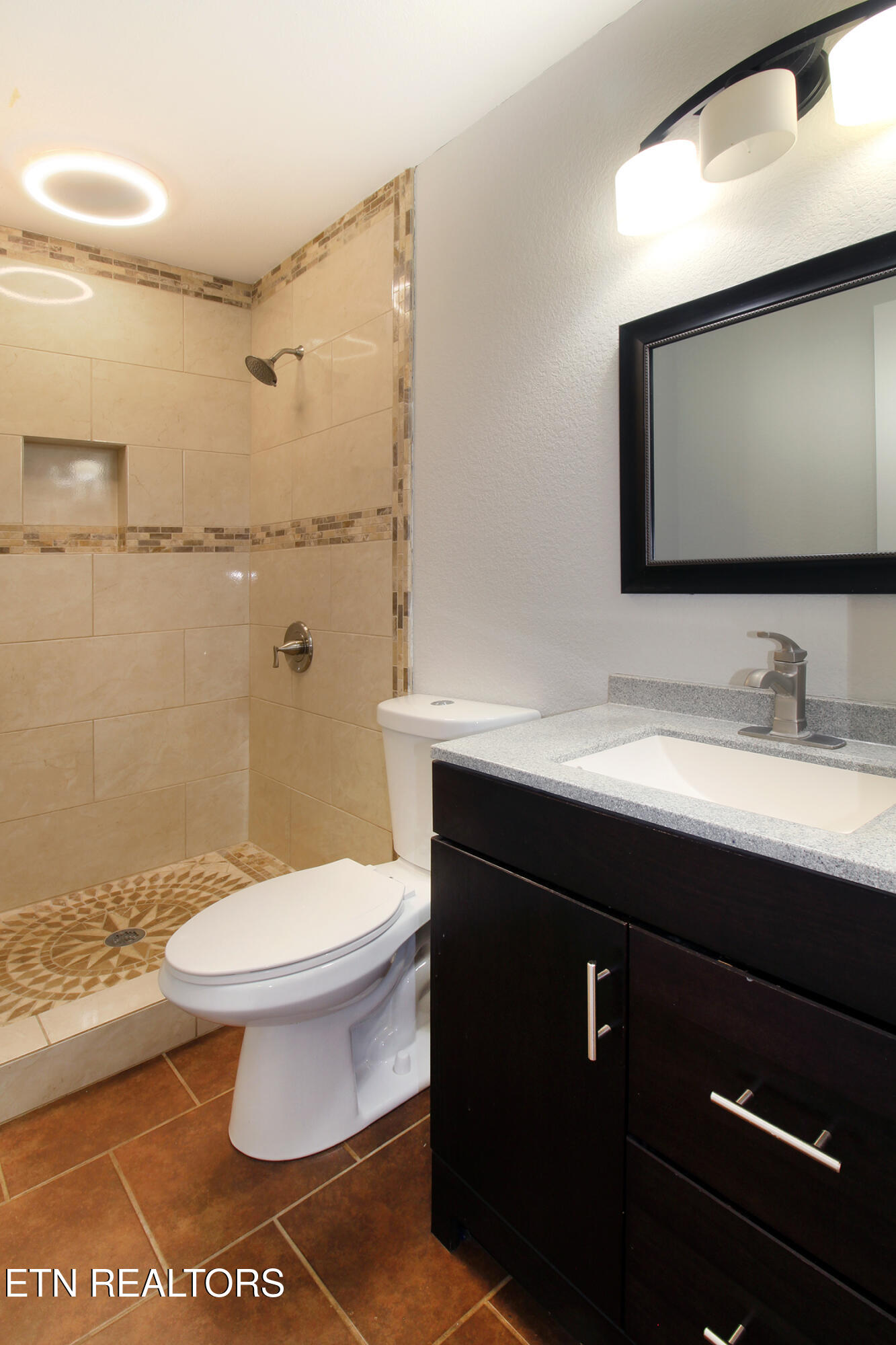 9040 Shallowford Road Knoxville, TN 37923 - Photo 14 of 37 IMG_2411