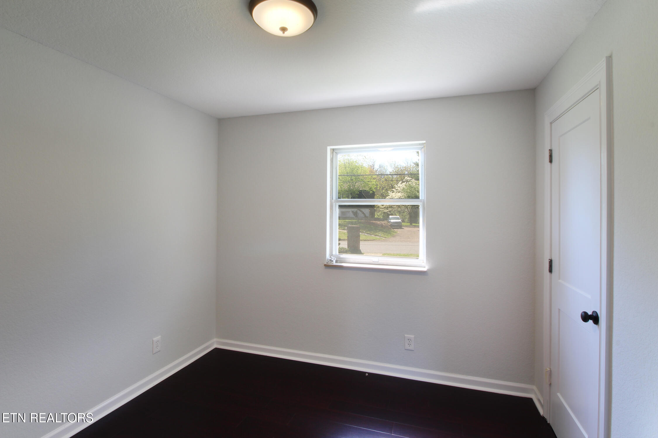 9040 Shallowford Road Knoxville, TN 37923 - Photo 16 of 37 IMG_2422
