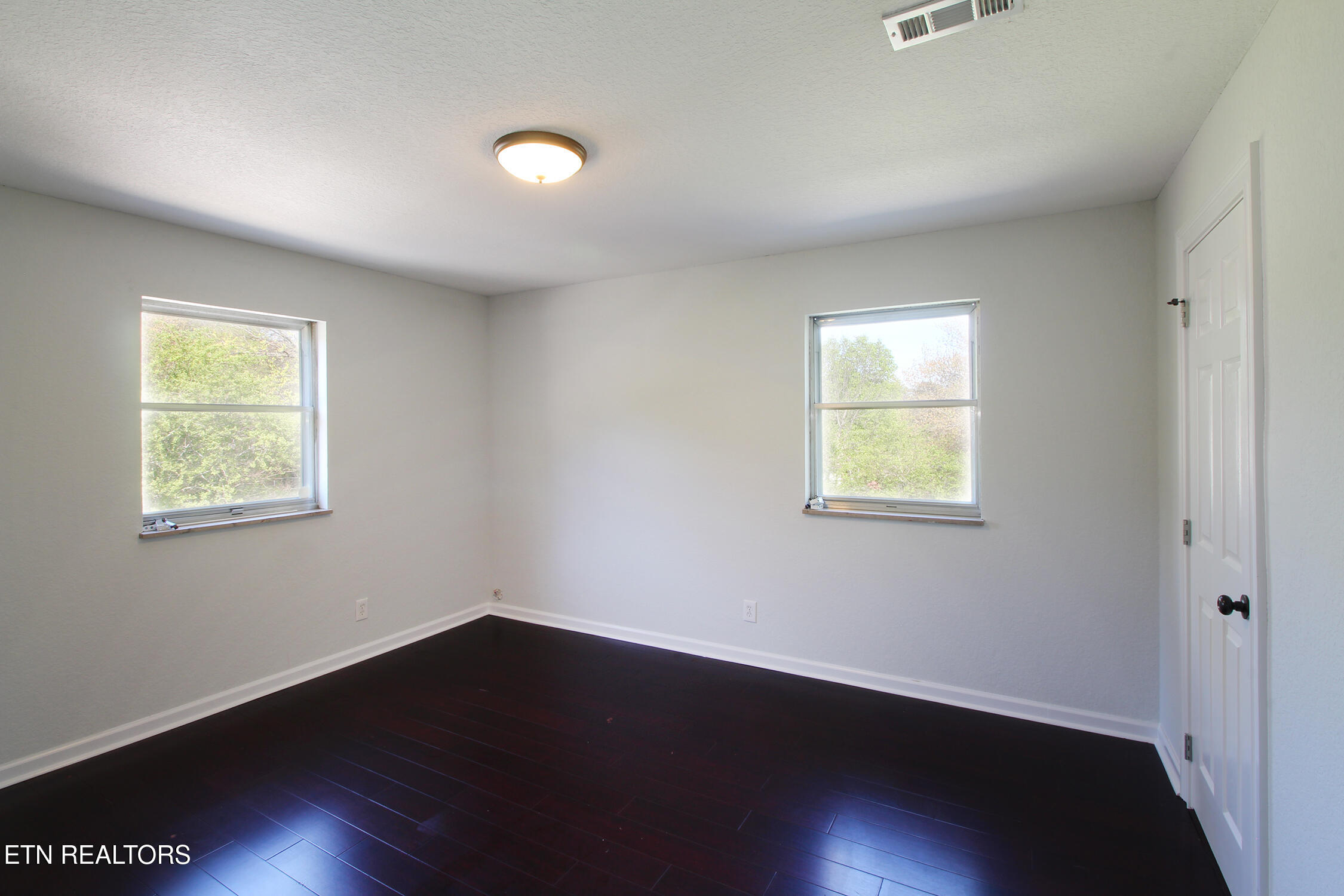 9040 Shallowford Road Knoxville, TN 37923 - Photo 18 of 37 IMG_2431