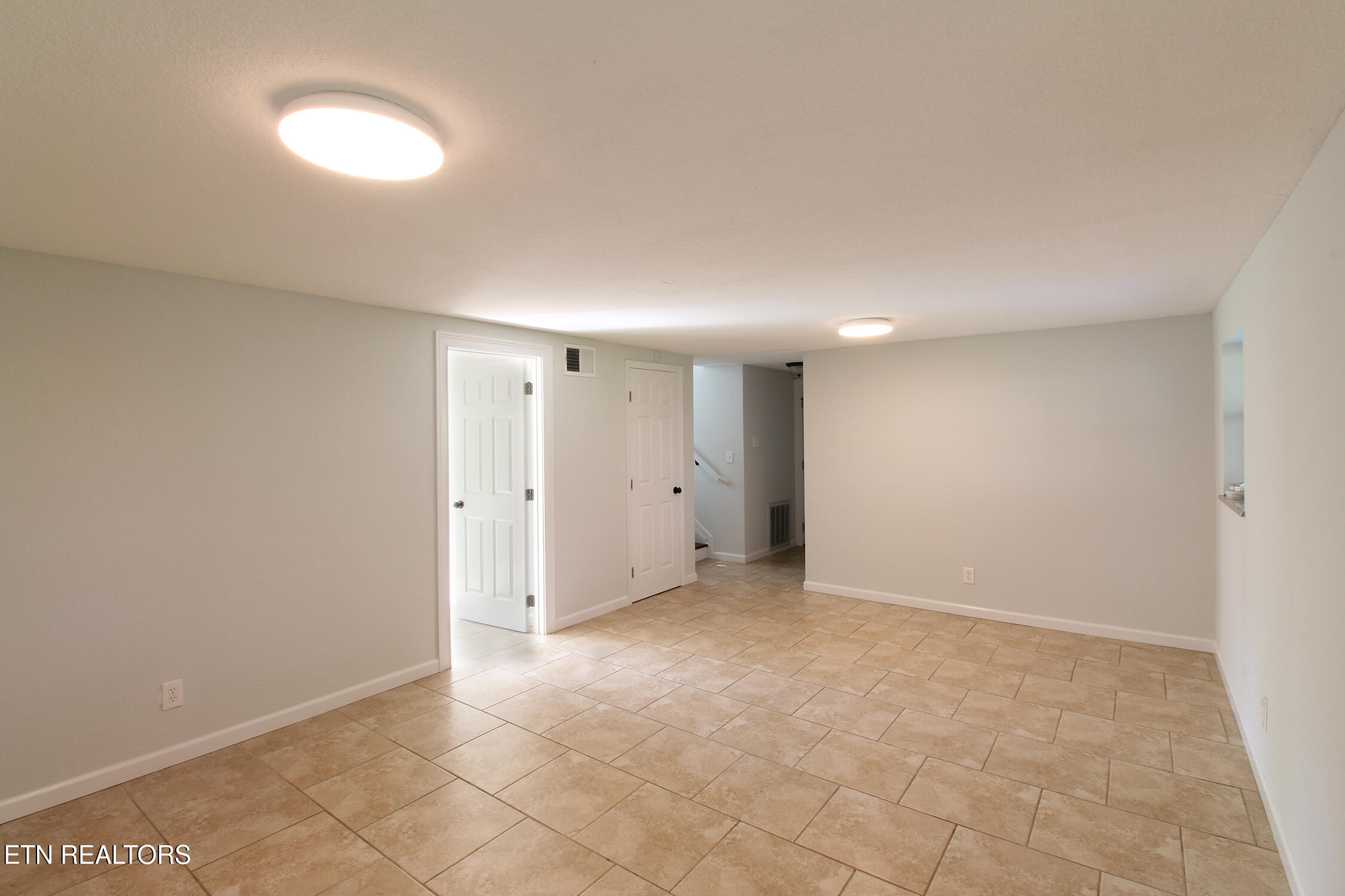 9040 Shallowford Road Knoxville, TN 37923 - Photo 27 of 37 IMG_2482