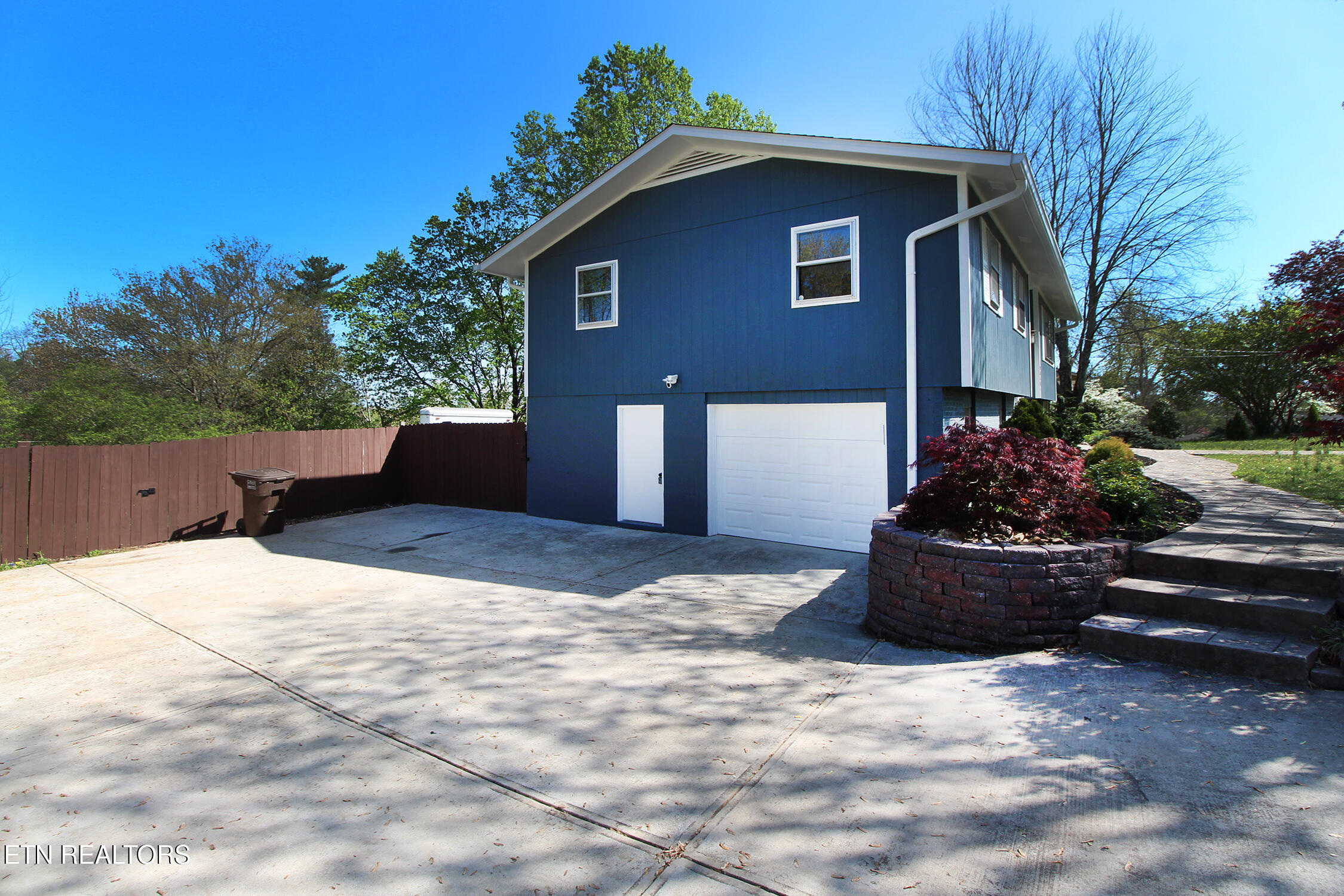 9040 Shallowford Road Knoxville, TN 37923 - Photo 3 of 37 IMG_2371