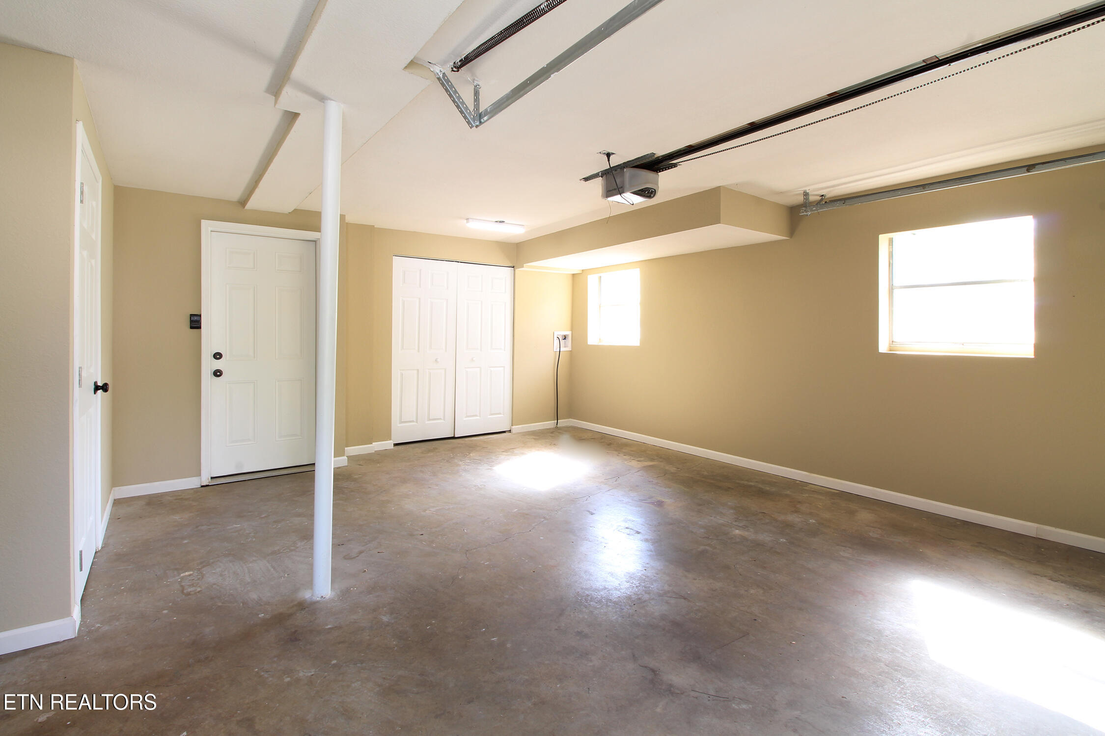 9040 Shallowford Road Knoxville, TN 37923 - Photo 31 of 37 IMG_2500