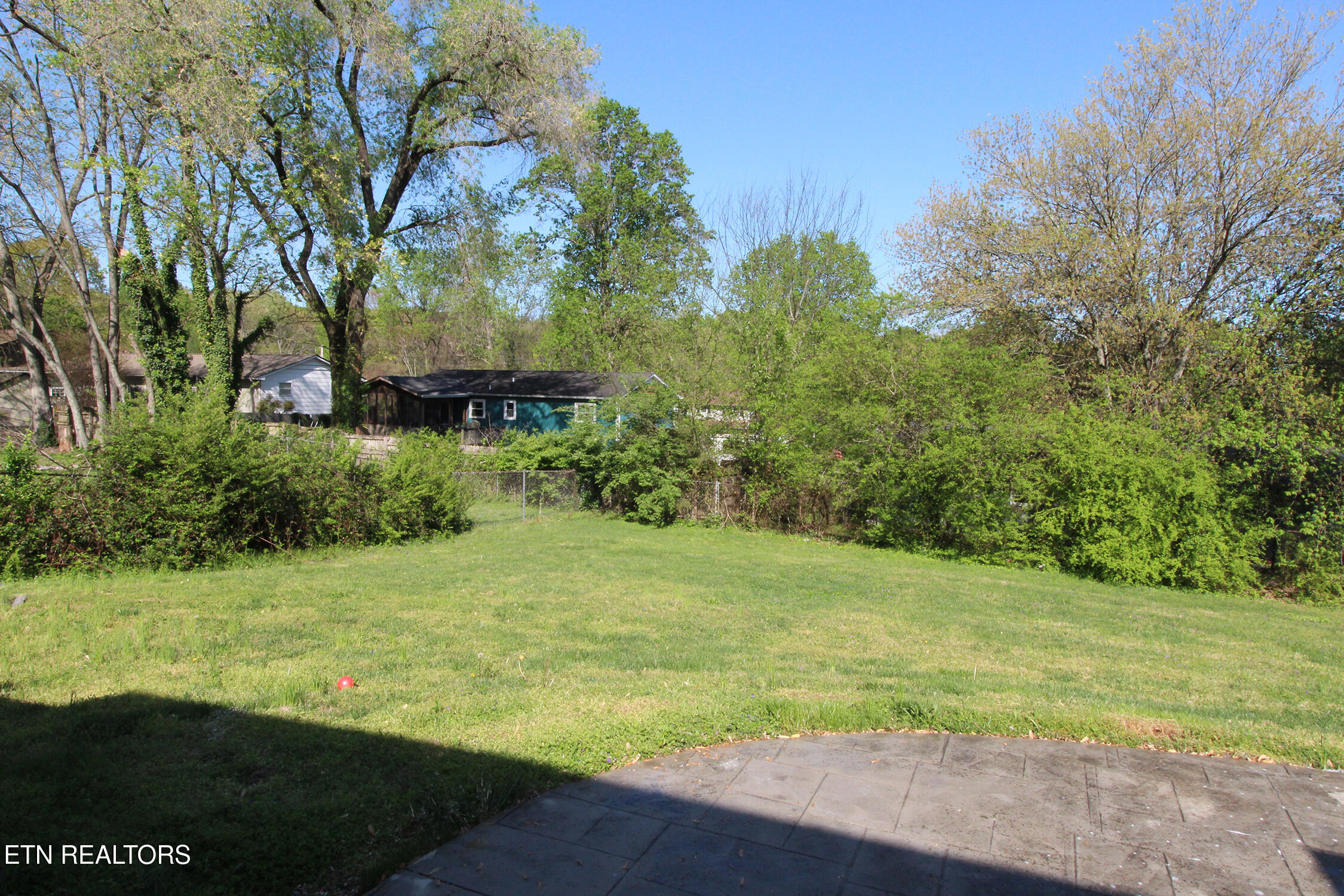 9040 Shallowford Road Knoxville, TN 37923 - Photo 33 of 37 IMG_2506
