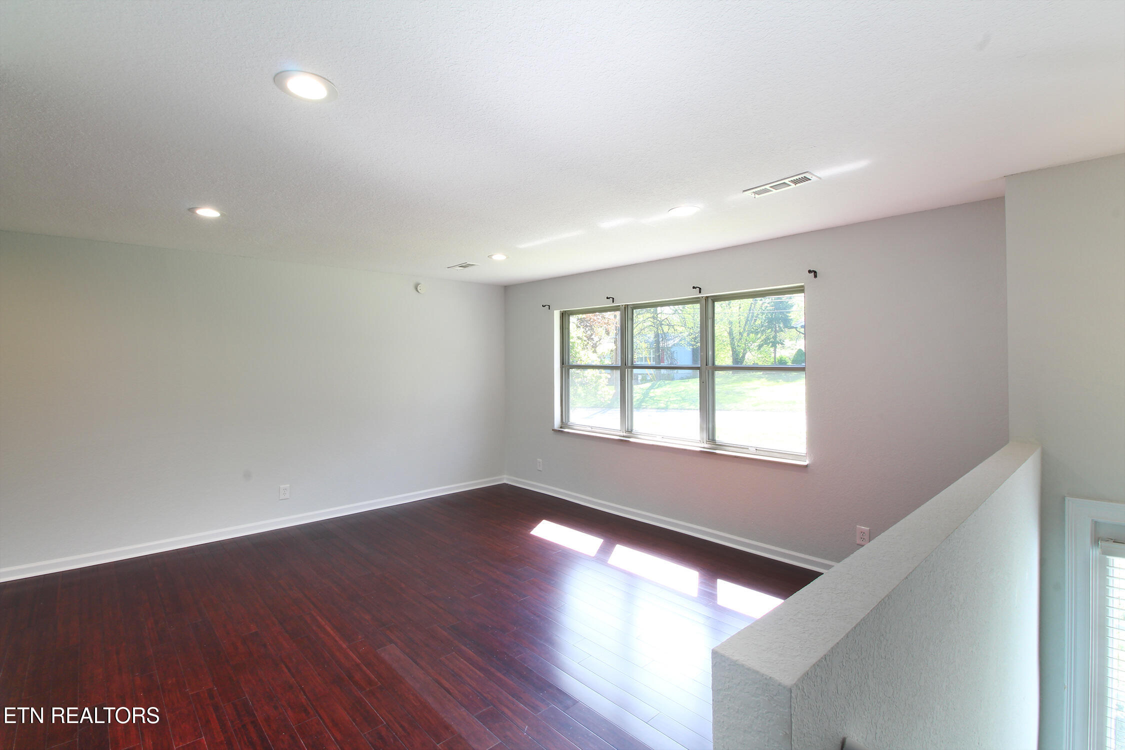 9040 Shallowford Road Knoxville, TN 37923 - Photo 9 of 37 IMG_2387