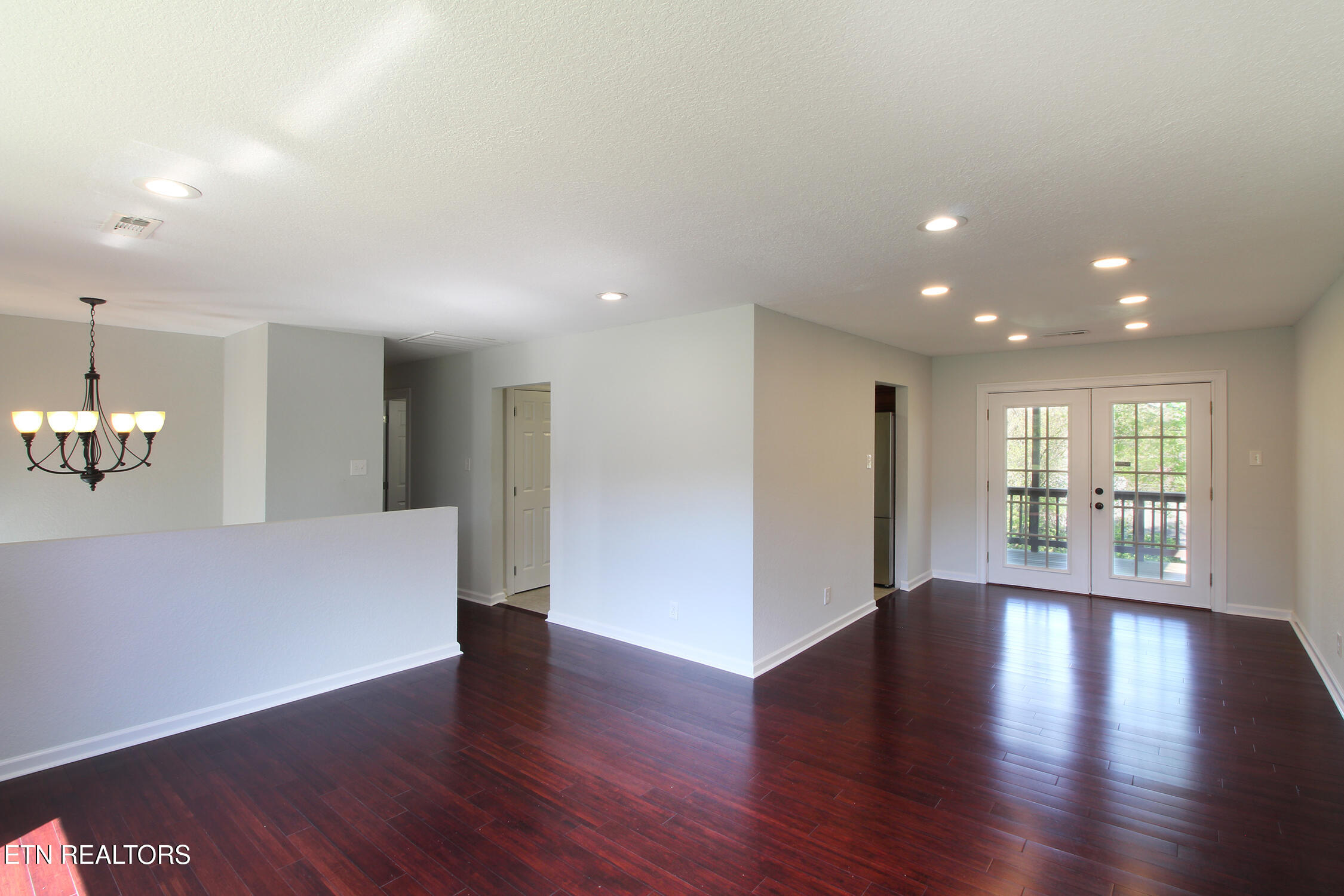 9040 Shallowford Road Knoxville, TN 37923 - Photo 10 of 37 IMG_2392