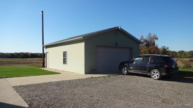 4629 Breen Road Emmett, MI 48022 - Photo 5 of 23 033.jpg