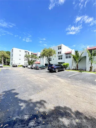 $1,900 | 9441 Evergreen Place, Unit 206, Davie, FL 33324