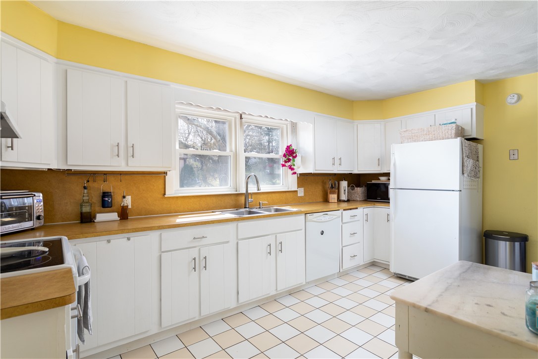 35 Shenandoah Road Warwick, RI 02886 - Photo 11 of 25 Gallery Image 11