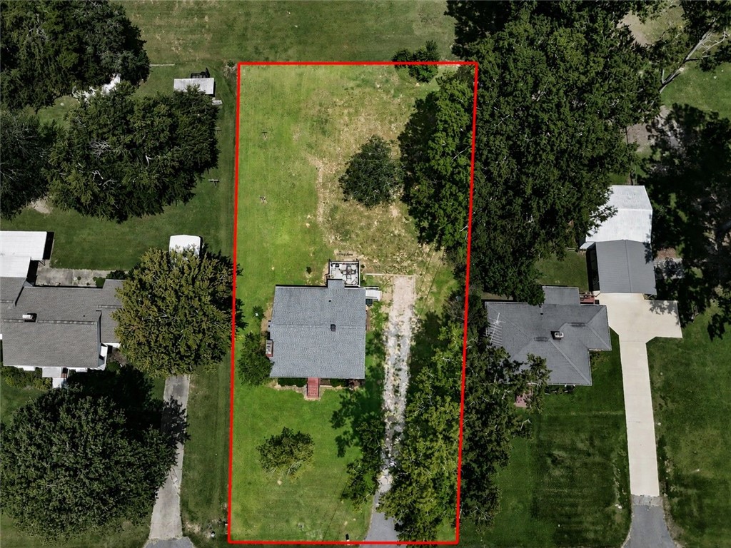 26 Oak Dr Extension Honea Path, SC 29654 - Photo 30 of 31 An aerial perspective showcases the generous parcel and mature trees framing the residence.