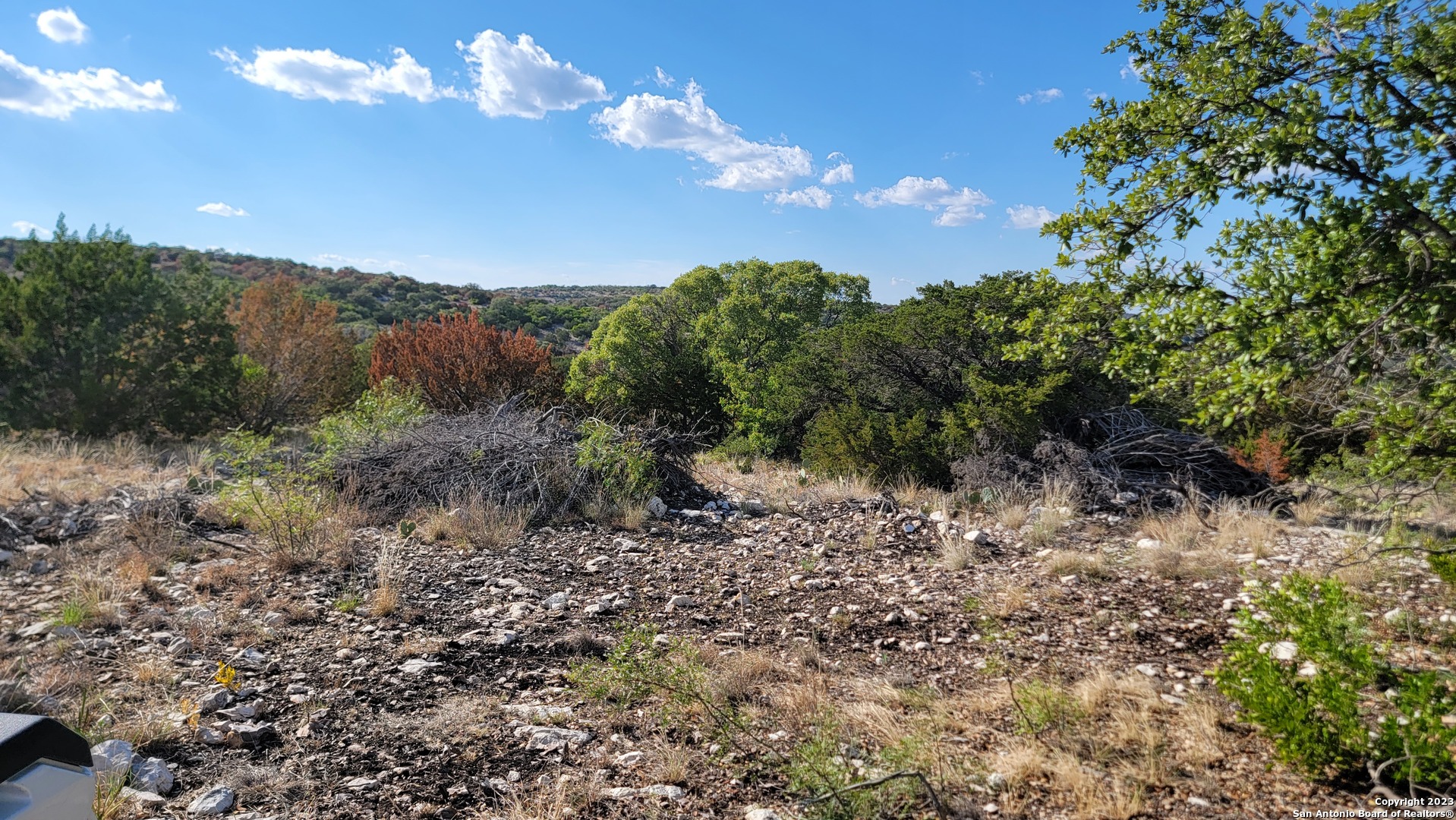 29 Oak Bend Rocksprings, TX 78880 - Photo 5 of 27 a view of a yard with mountain view