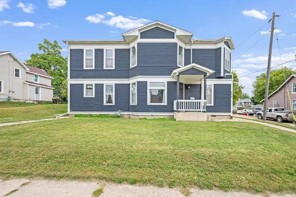 $150,000 | 609 East 4th Street, Fairmont, MN 56031