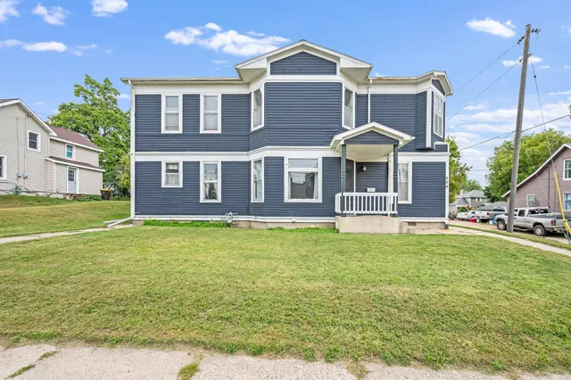 $150,000 | 609 East 4th Street, Fairmont, MN 56031