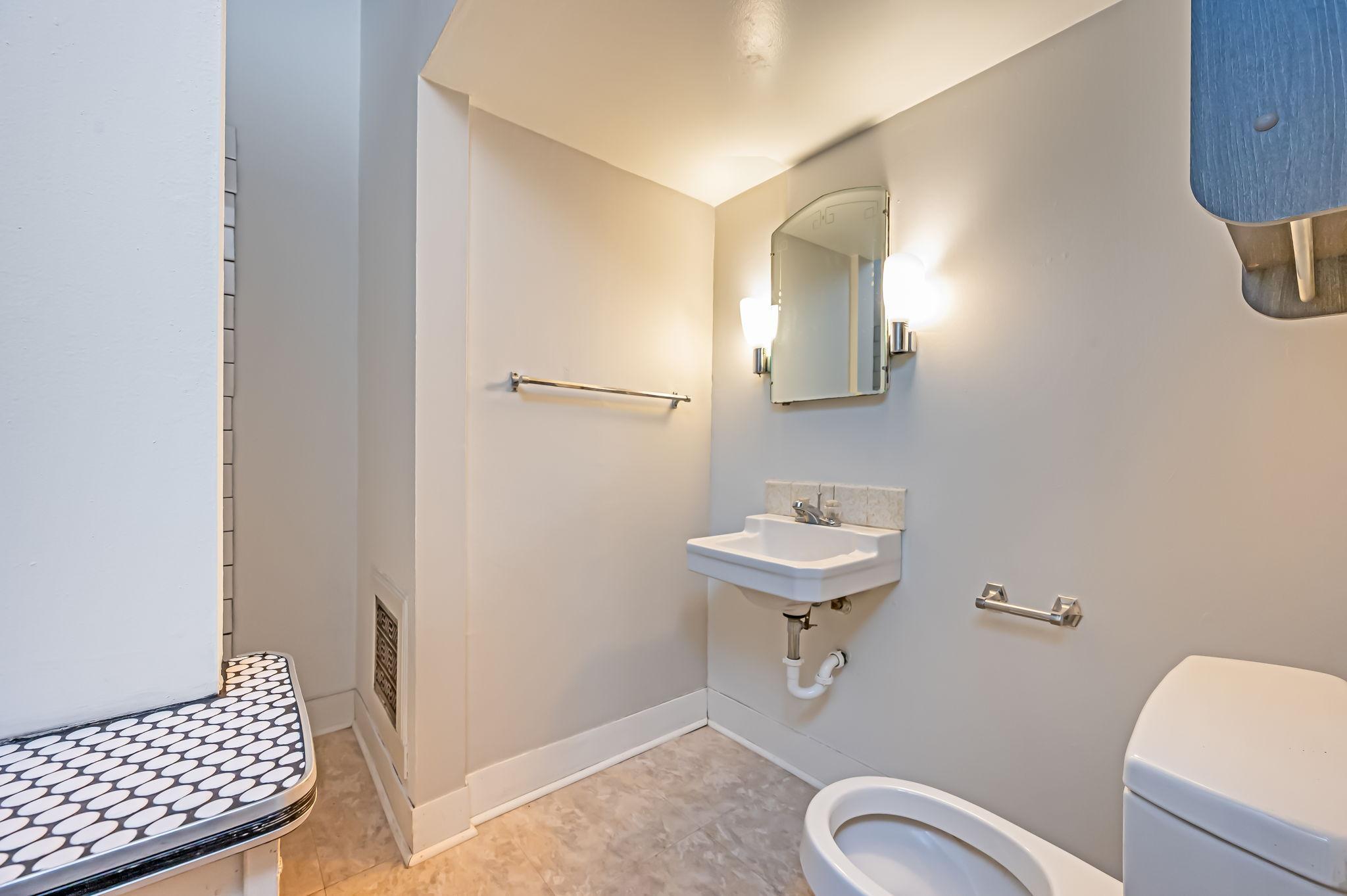 609 East 4th Street Fairmont, MN 56031 - Photo 30 of 40