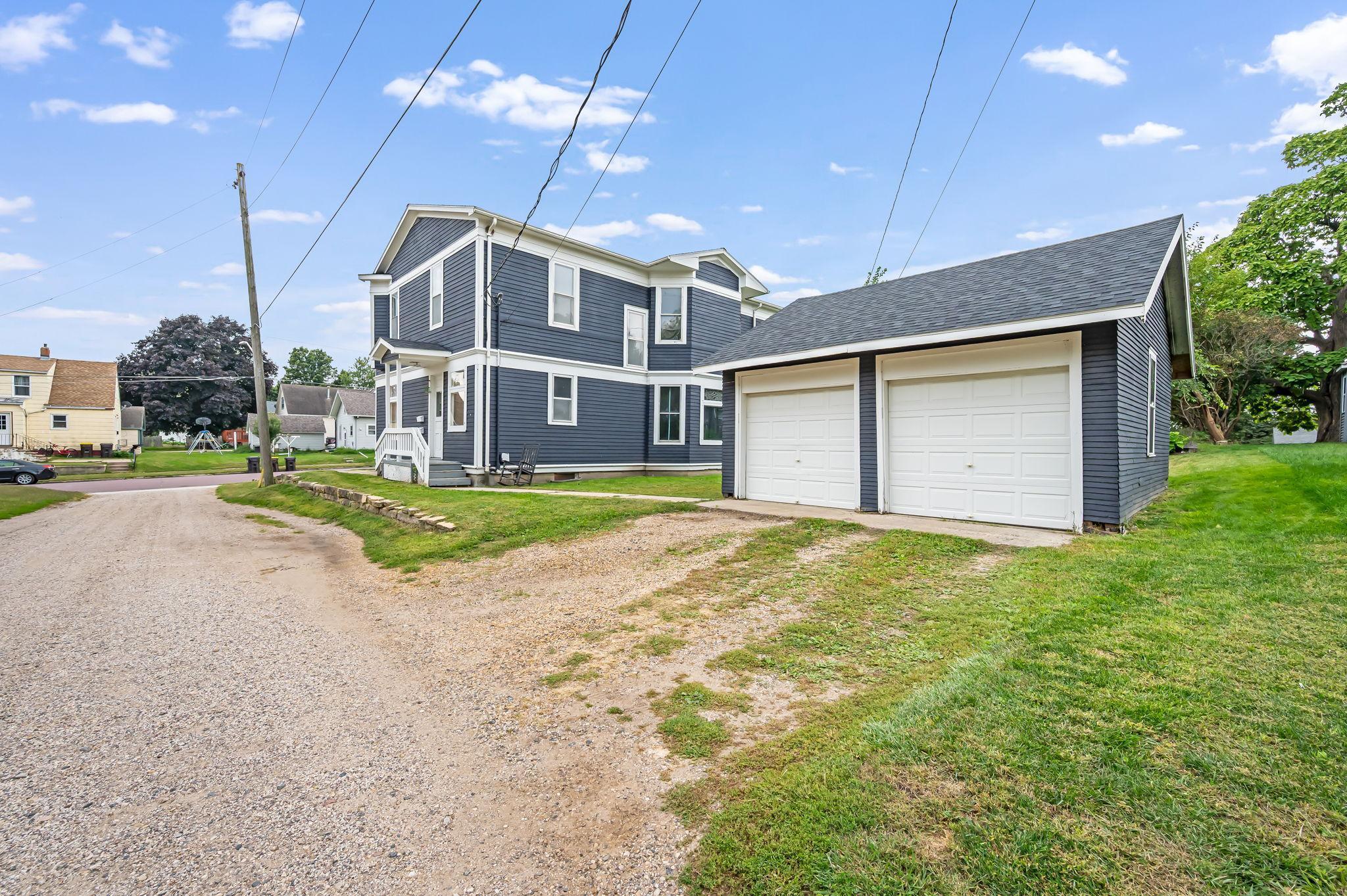 609 East 4th Street Fairmont, MN 56031 - Photo 3 of 40