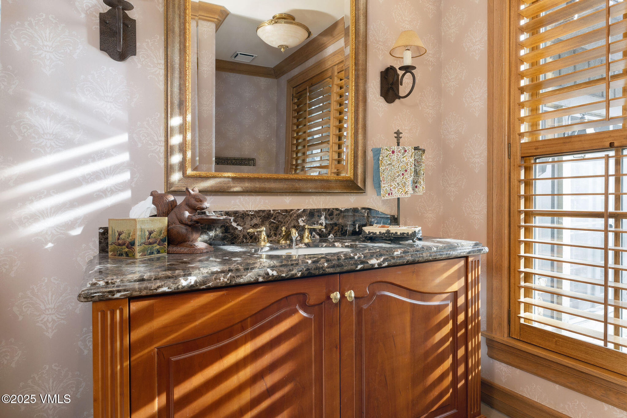 273 Bearden Road Edwards, CO 81632 - Photo 19 of 26 2504_273_bearden_interior_powder