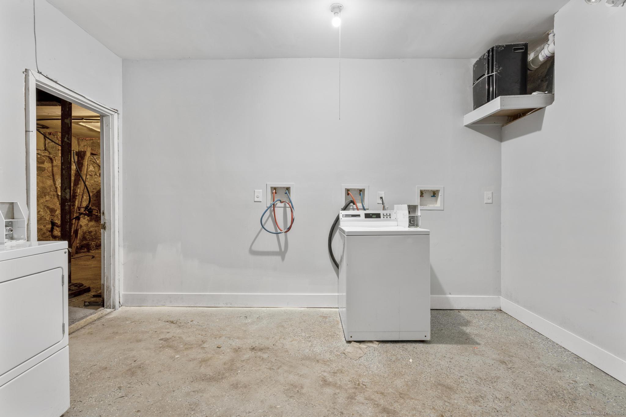 31 Whittier Street Bridgeport, CT 06605 - Photo 12 of 34