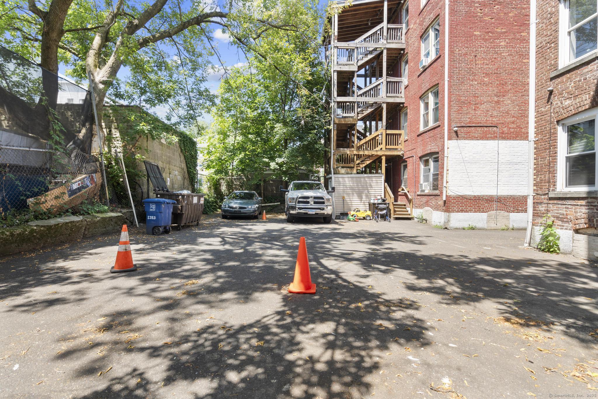 31 Whittier Street Bridgeport, CT 06605 - Photo 17 of 34