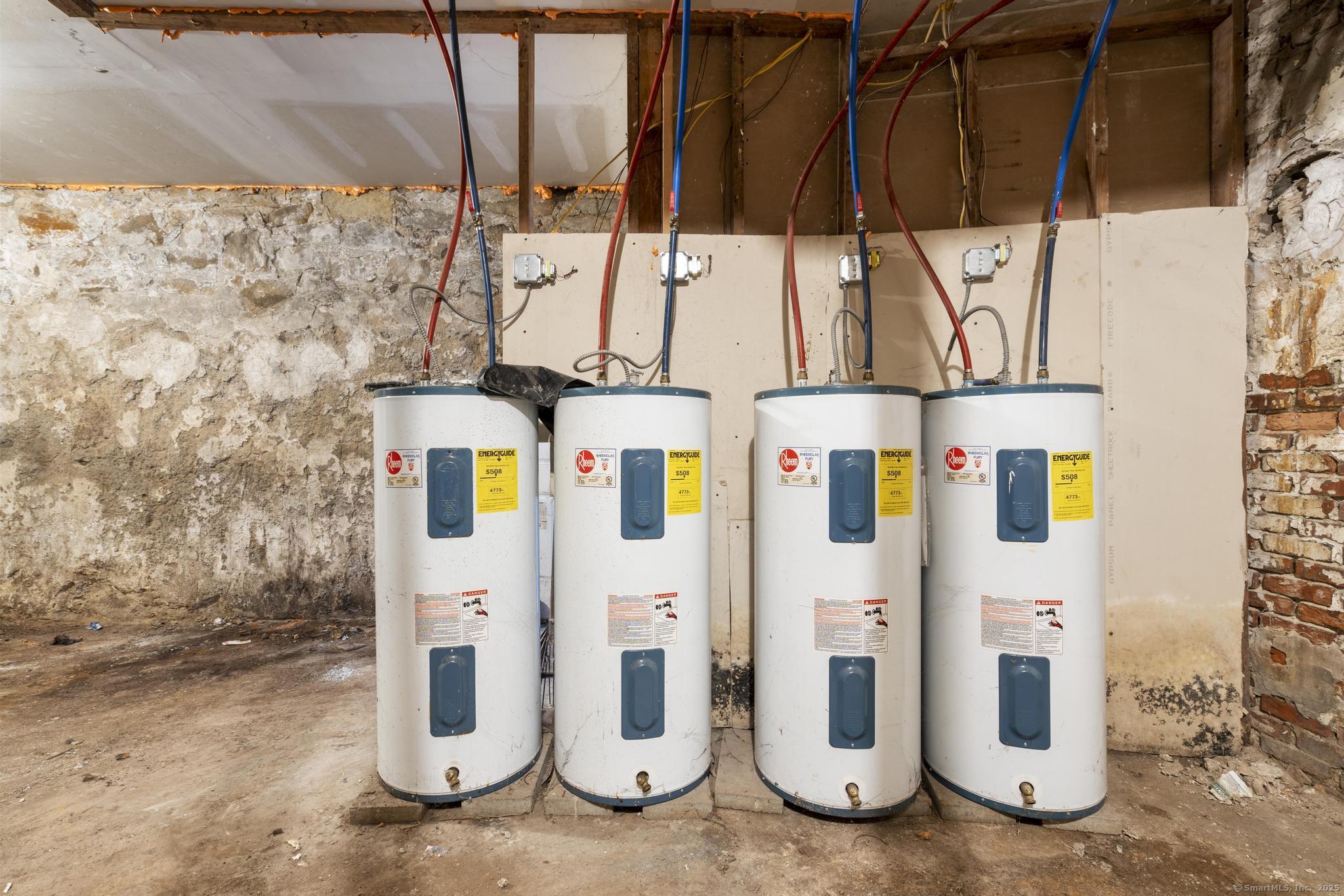 31 Whittier Street Bridgeport, CT 06605 - Photo 28 of 34