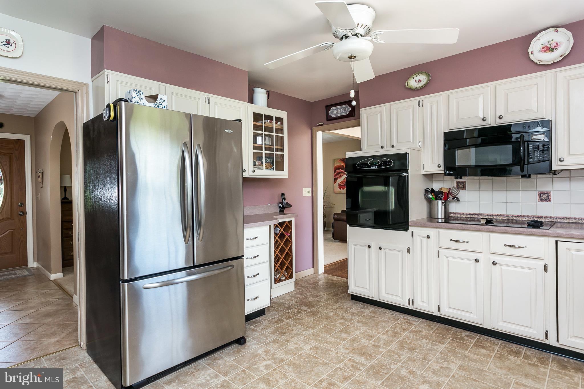 4111 McMullen Road Taneytown, MD 21787 - Photo 8 of 30 Stainless french door fridge & dishwasher.