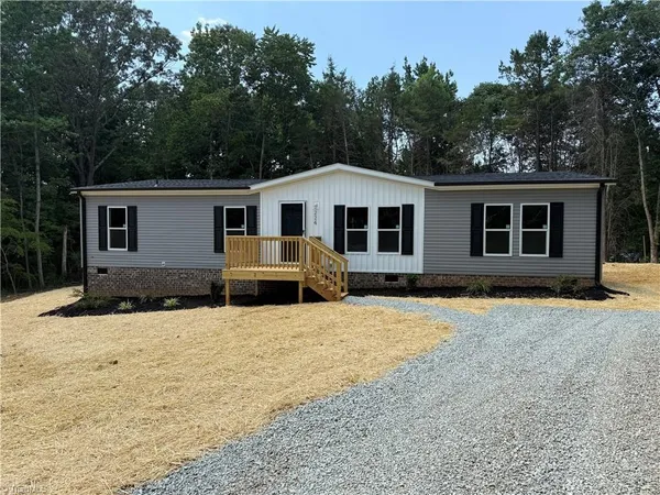 $239,900 | 224 Briar Creek Court, Thomasville, NC 27360