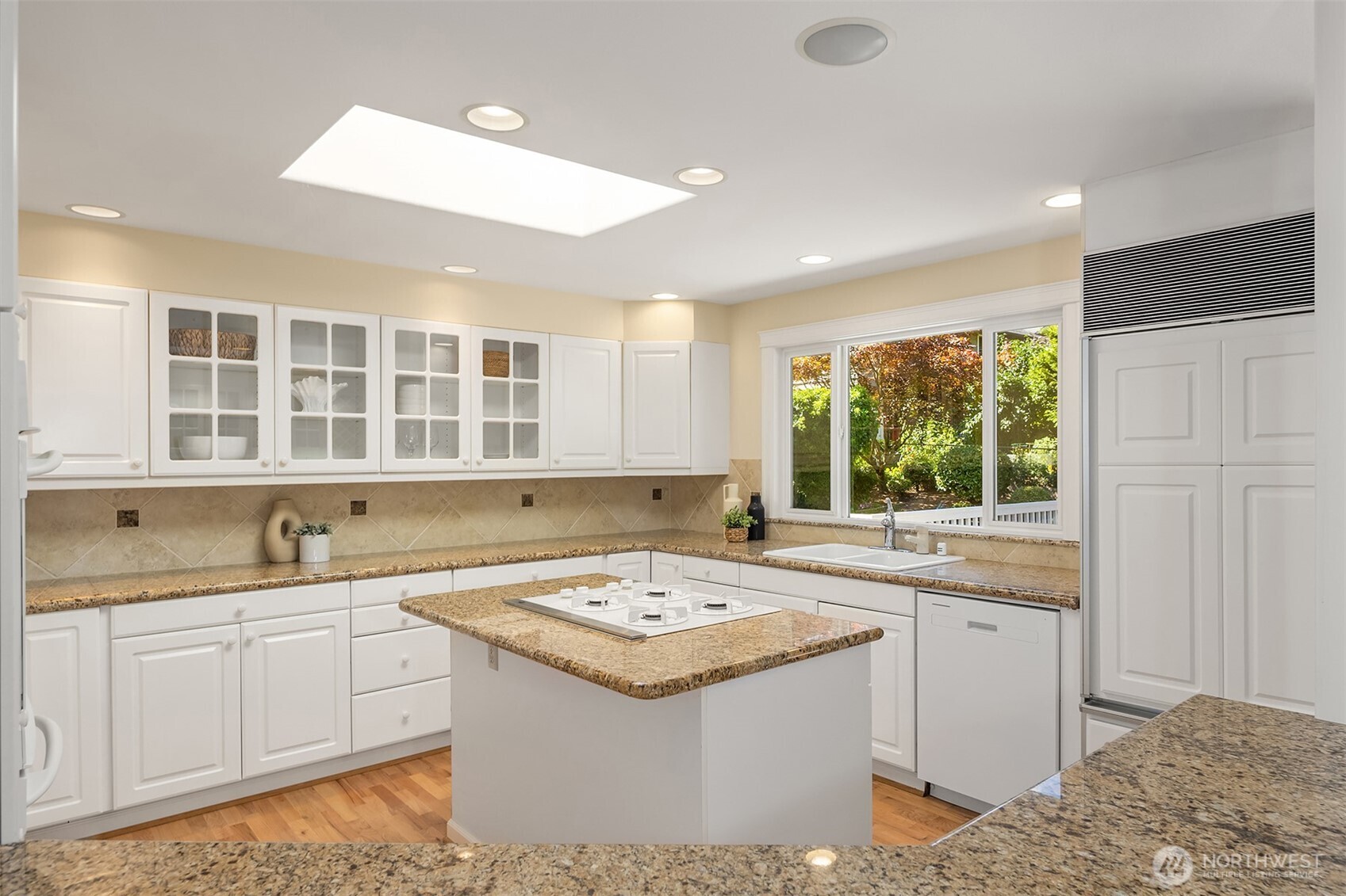 10710 Northeast 190th Street Bothell, WA 98011 - Photo 14 of 37