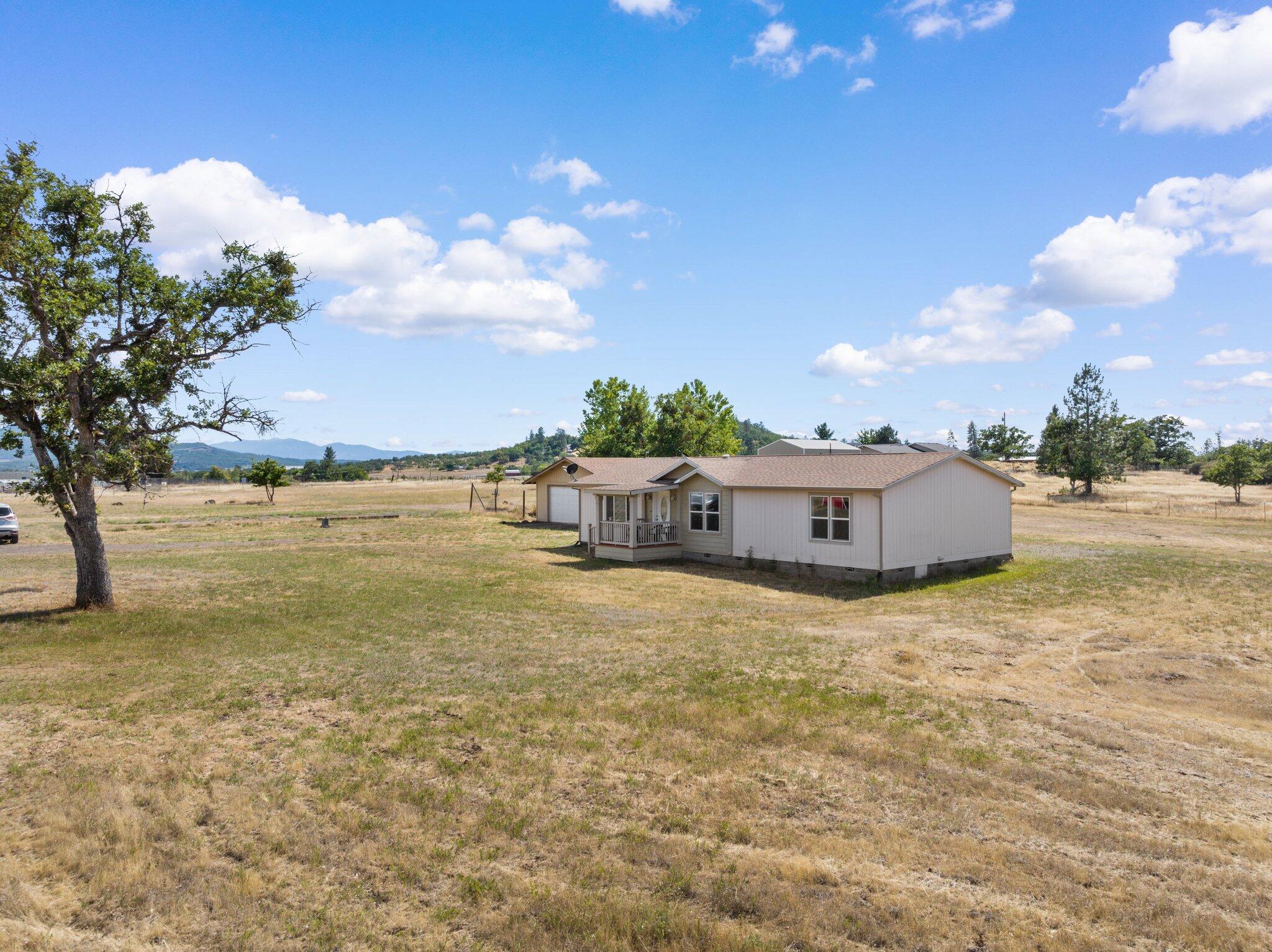 217 Ayres Road Eagle Point, OR 97524 - Photo 27 of 30 8-web-or-mls-DJI_0856