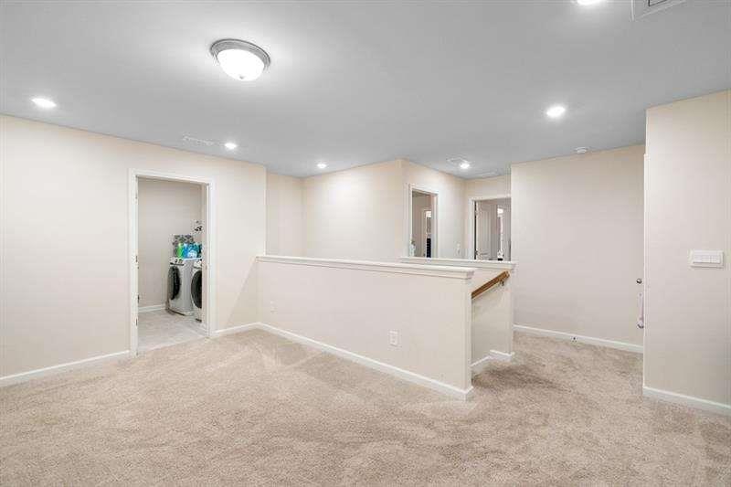 1070 Sunny Lk Drive Lawrenceville, GA 30043 - Photo 16 of 33 a view of a kitchen