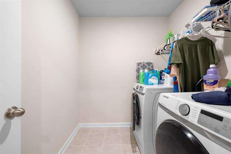 1070 Sunny Lk Drive Lawrenceville, GA 30043 - Photo 23 of 33 a utility room with dryer and washer