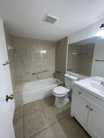 $1,900 | 812 Sky Pine Way, Unit D1, Greenacres, FL 33415