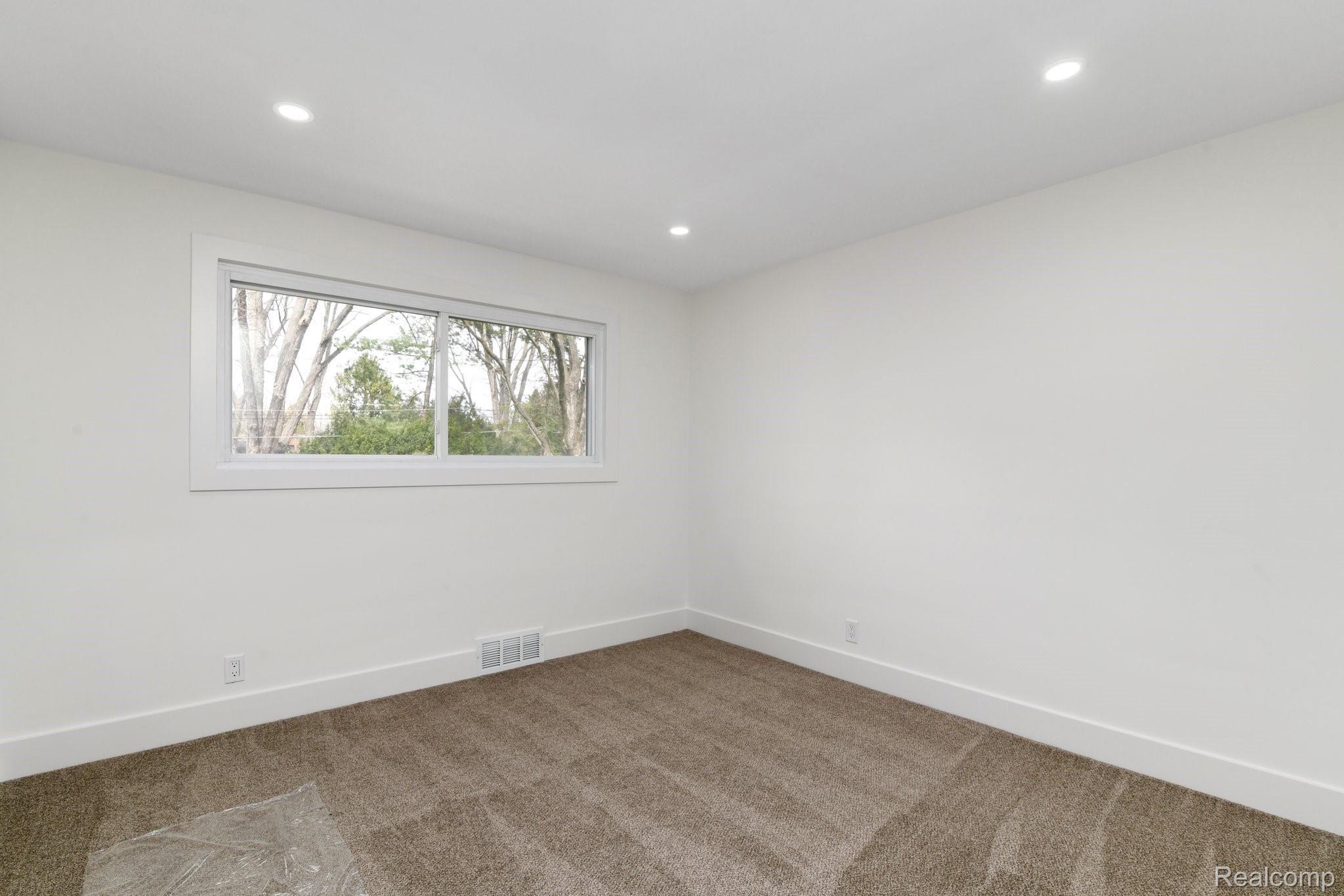 5530 Crabtree Road Bloomfield Hills, MI 48301 - Photo 8 of 34 5530 Crabtree Road - Bloomfield Township0006.jpg