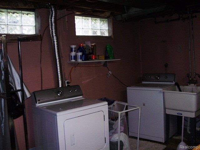 4110 Grandview Road Royal Oak, MI 48073 - Photo 18 of 21 Laundry.JPG