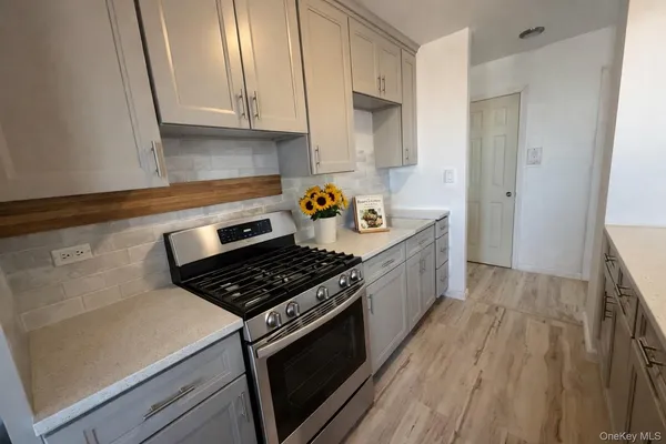 $249,000 | 1966 Newbold Avenue, Unit 709 | Unionport