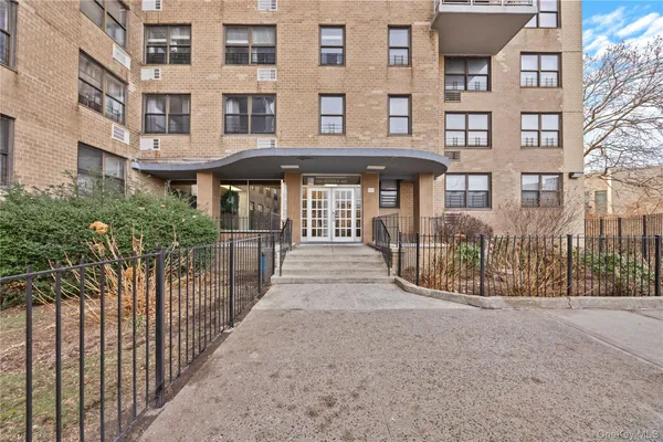 $249,000 | 1966 Newbold Avenue, Unit 709 | Unionport