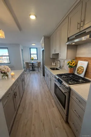 $249,000 | 1966 Newbold Avenue, Unit 709 | Unionport