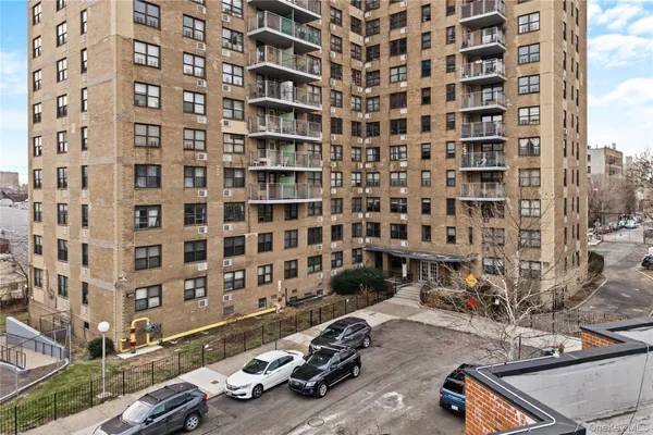 $249,000 | 1966 Newbold Avenue, Unit 709 | Unionport