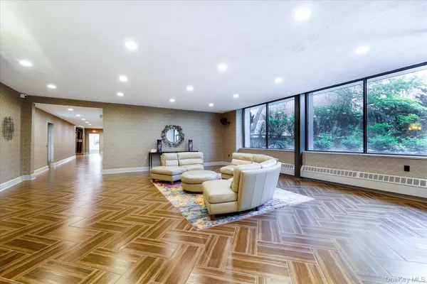 $299,900 | 280 Atlantic Avenue, Unit 140, East Rockaway, NY 11518