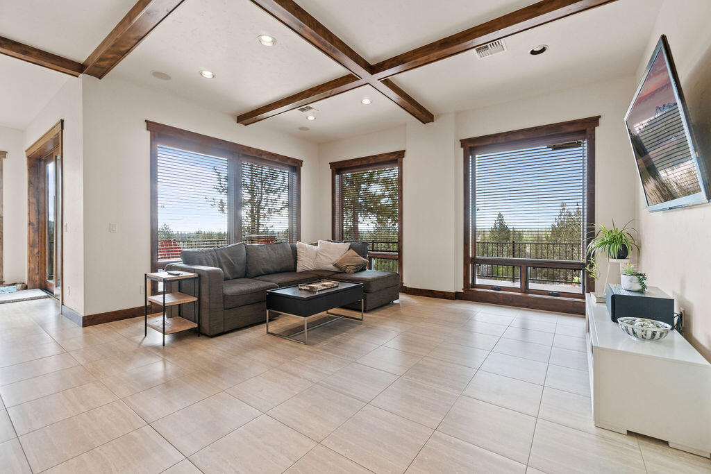 3337 Northwest Shevlin Ridge Bend, OR 97703 - Photo 4 of 40 DSC00241