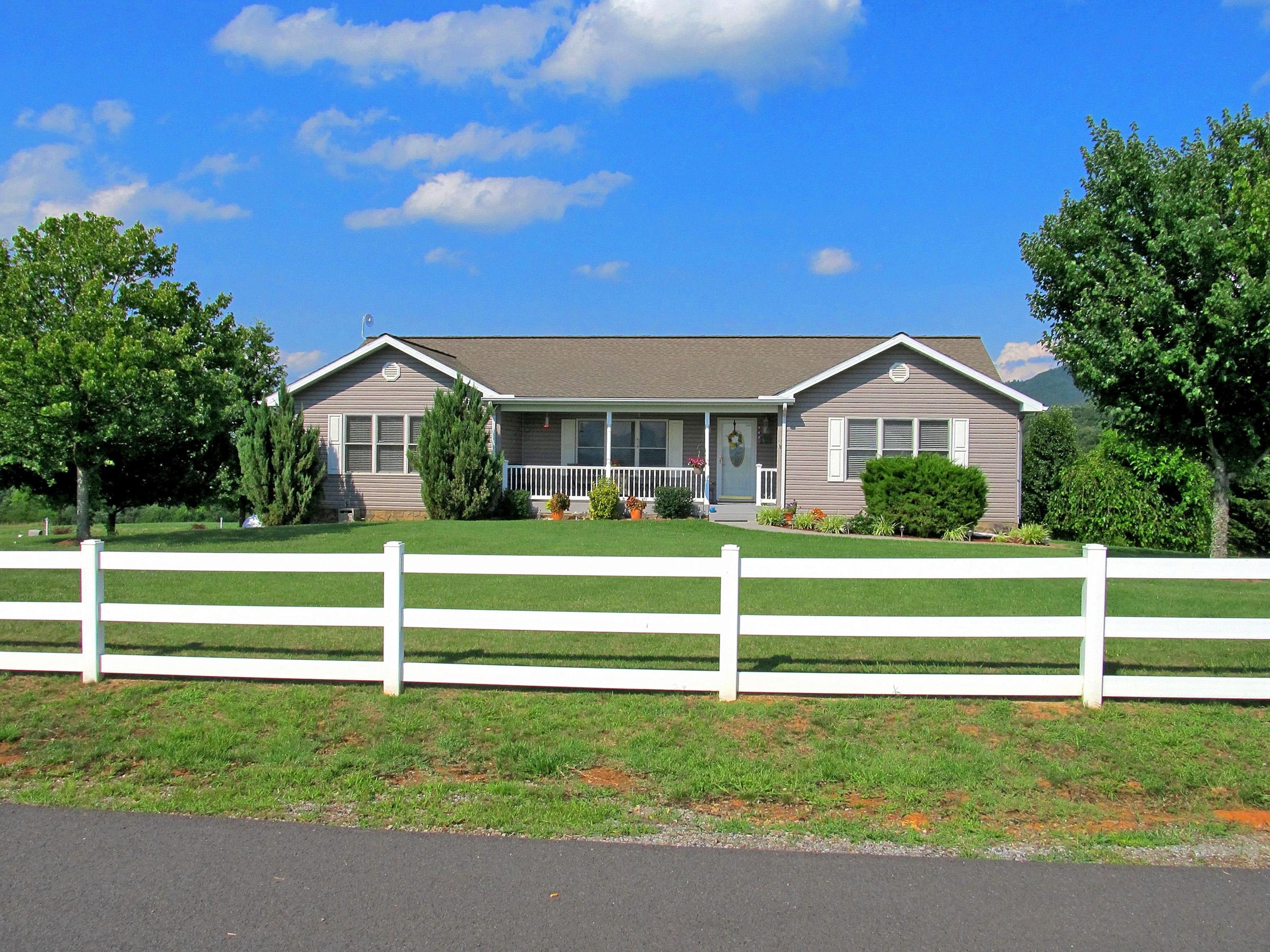 113 Amaryllis Road, Unit 10 Newport, TN 37821 - Photo 3 of 38 3