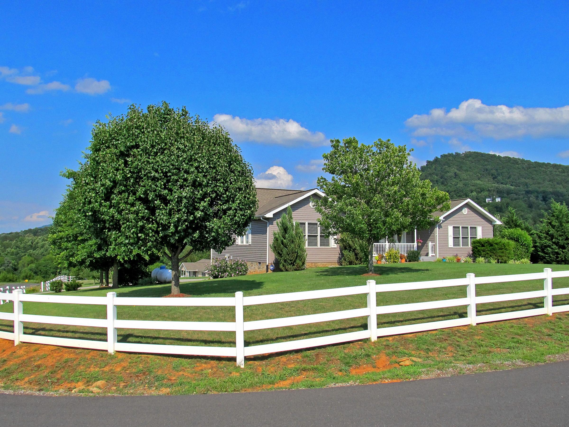 113 Amaryllis Road, Unit 10 Newport, TN 37821 - Photo 4 of 38 3A