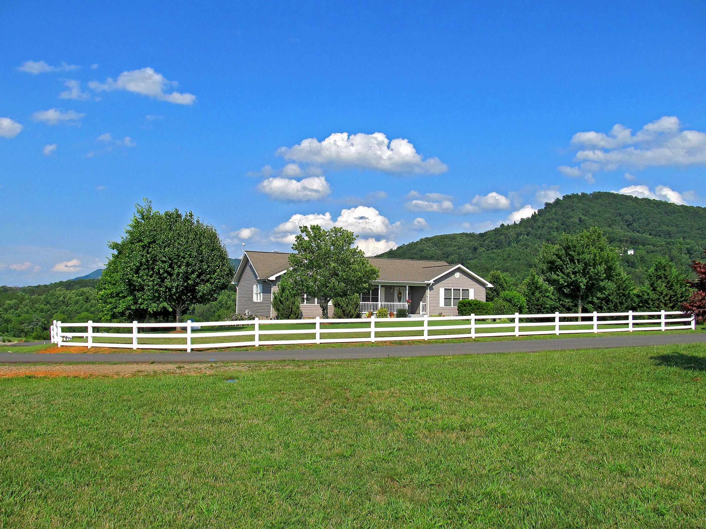 113 Amaryllis Road, Unit 10 Newport, TN 37821 - Photo 6 of 38 4