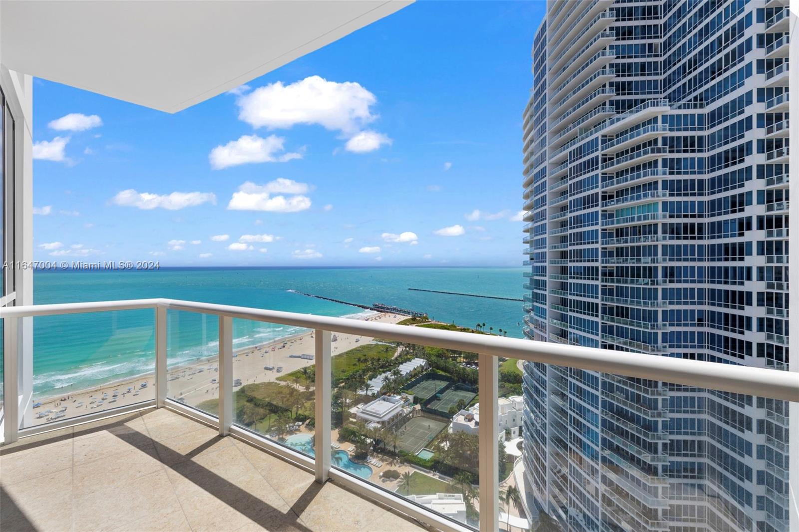 50 South Pointe Drive, Unit 2402 Miami Beach, FL 33139 - Photo 29 of 33