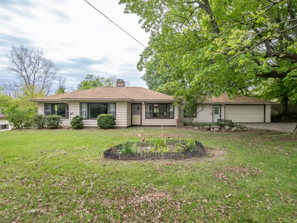$449,000 | 59021 County Road 215, Lawrence, MI 49064
