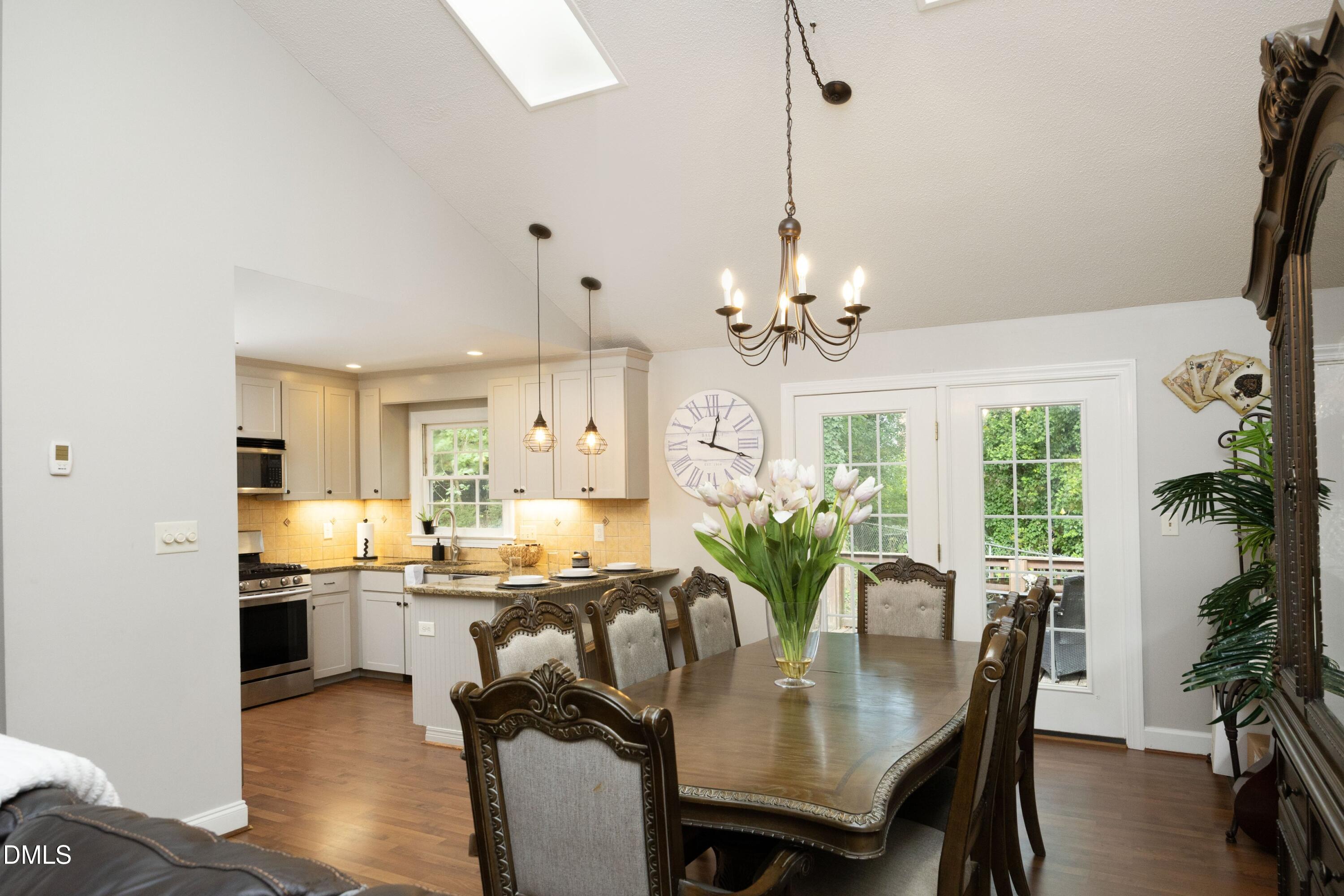 5804 Heatherbrook Circle Raleigh, NC 27612 - Photo 10 of 32 11Dining_Kitchen